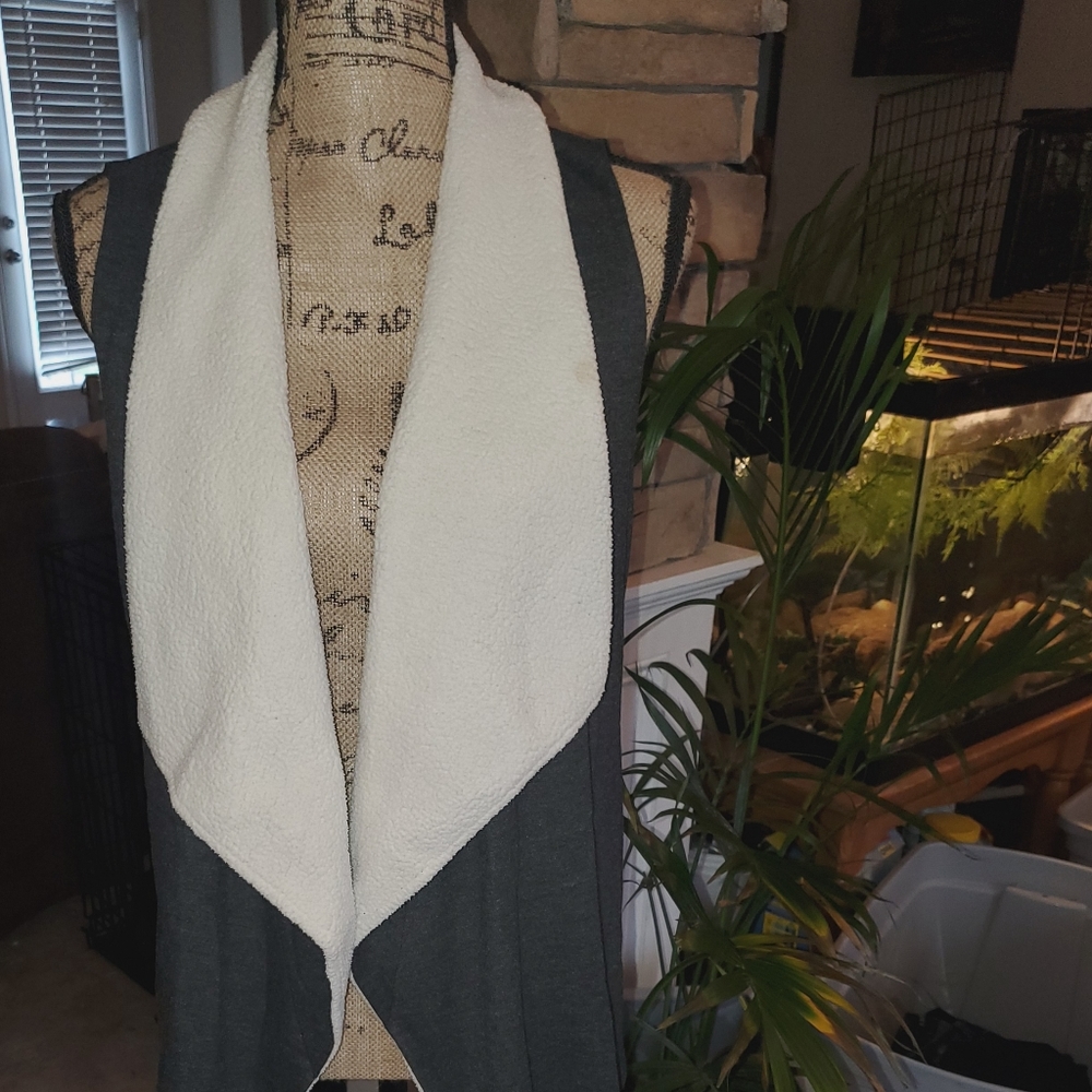 Cotton Grey Vest with Sherpa Collar